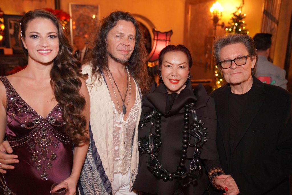 DESIGNER SUE WONG RINGS IN 2022 WITH A STAR-STUDDED BASH AT HER LEGENDARY HOME, THE CEDARS